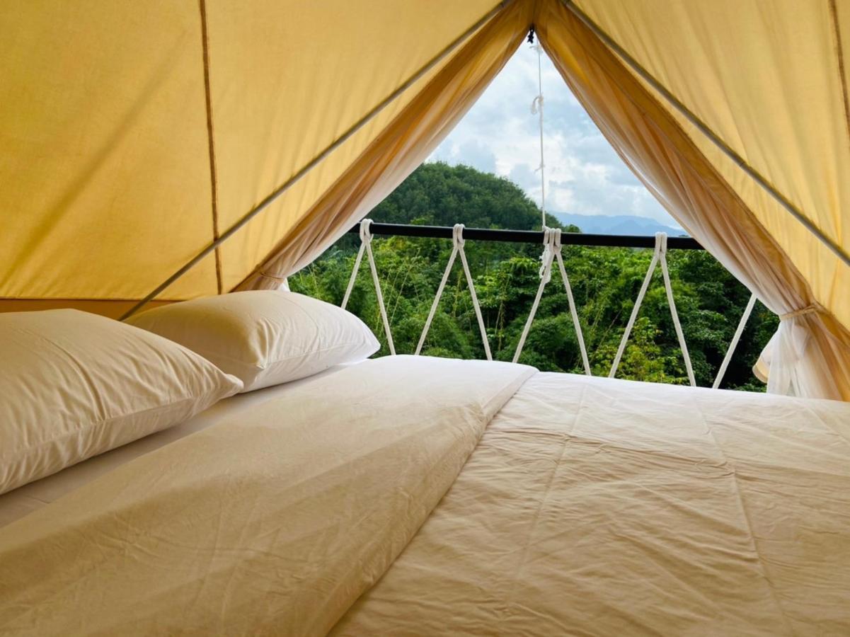 Tanoshi Glamping In Khao Sok Hotel Khao Sok National Park Eksteriør billede