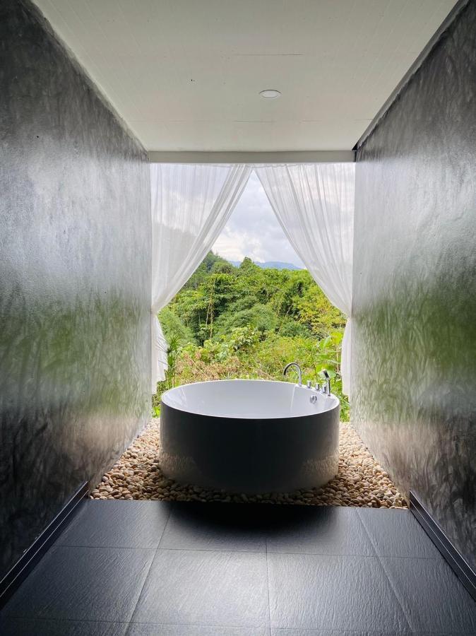 Tanoshi Glamping In Khao Sok Hotel Khao Sok National Park Eksteriør billede